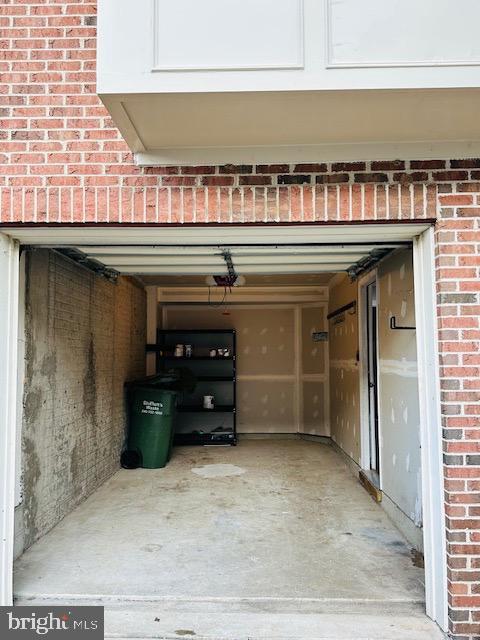 Building Photo - 15811 Bobolink Dr