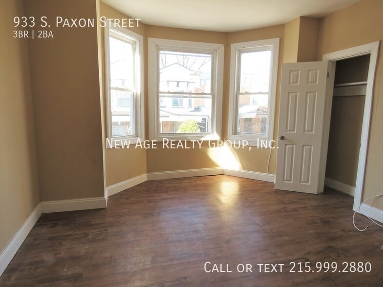 Building Photo - 933 S Paxon St