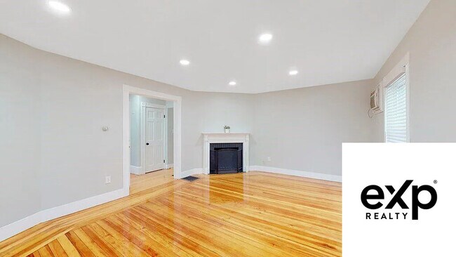 Building Photo - 14 Perkins St