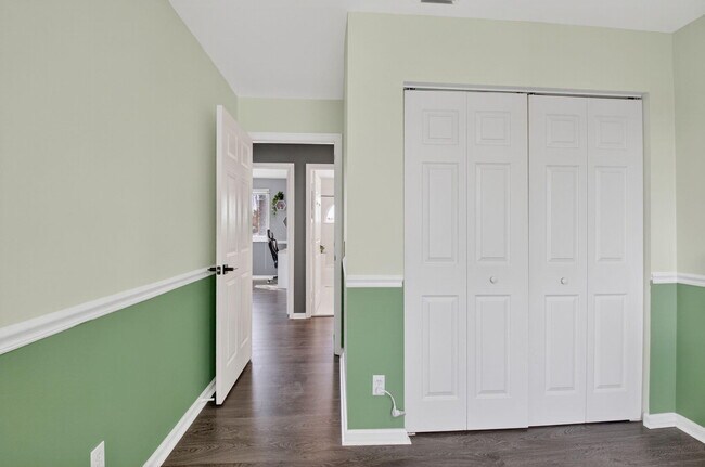 Building Photo - 3943 Westchester Way