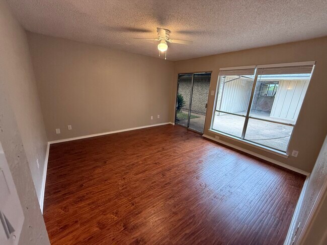 Building Photo - 1221 Holt Ave