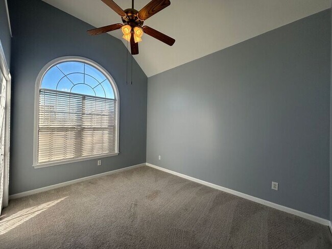 Building Photo - 313 Old Cahaba Trail