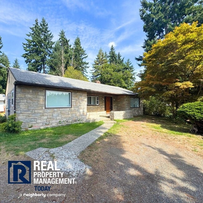 Building Photo - 2021 E 72nd St