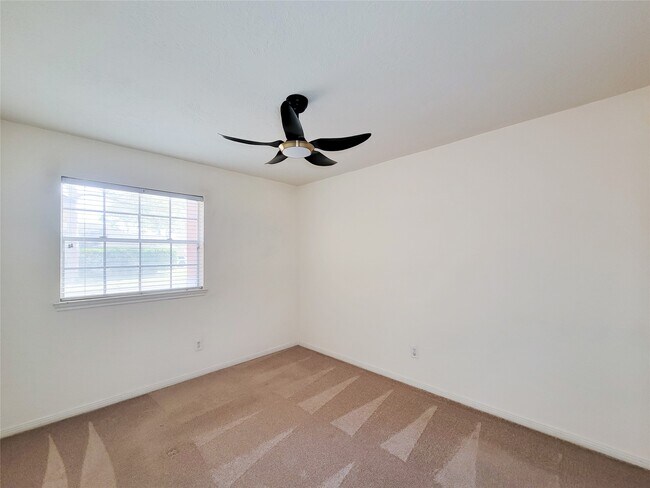 Building Photo - 8611 Pool Creek Dr