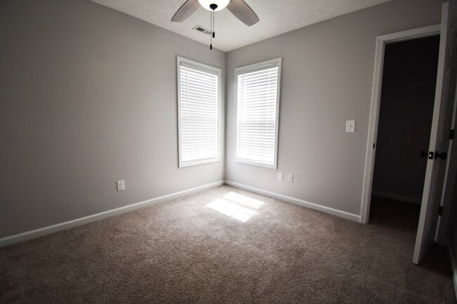 Building Photo - 135 Lenoir Dr