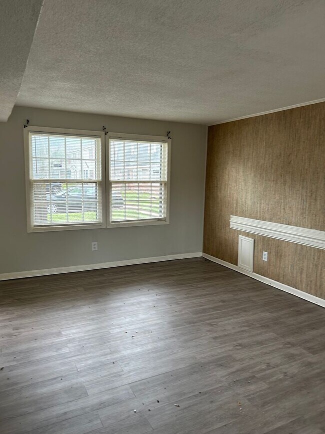 Building Photo - 3736 Cambridge Station Dr