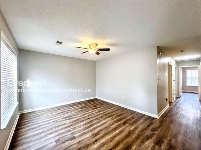 Building Photo - 360 Darrell Cove