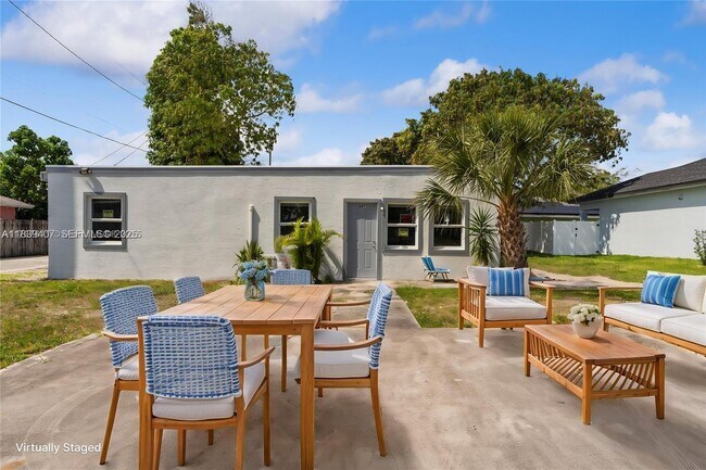 Building Photo - 607 SW 3rd St