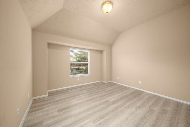 Building Photo - 12311 Amanda Meadows