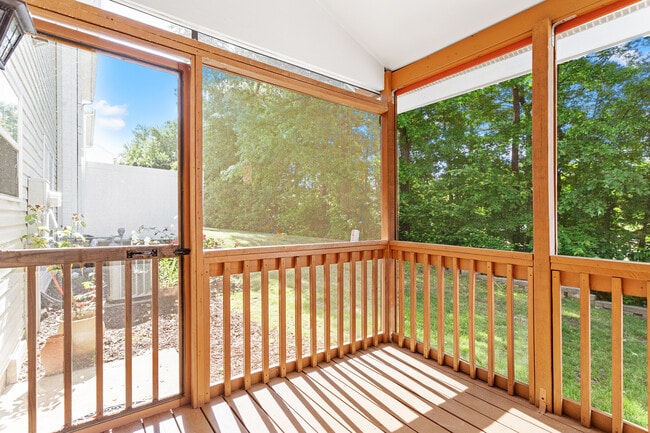 Building Photo - 1 Edgebrook Cir