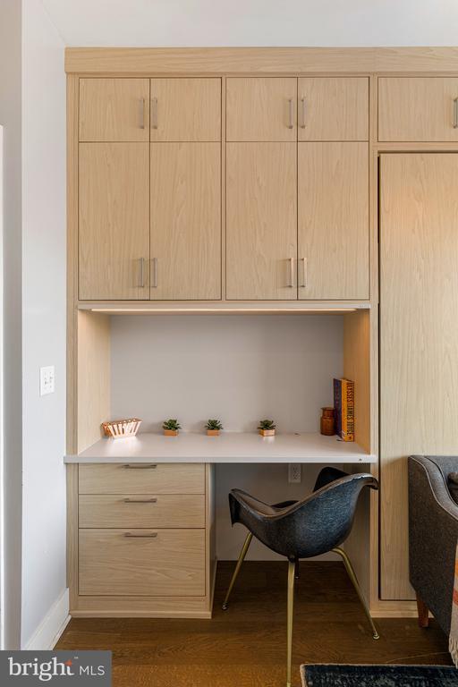 Building Photo - 2550 17th St NW