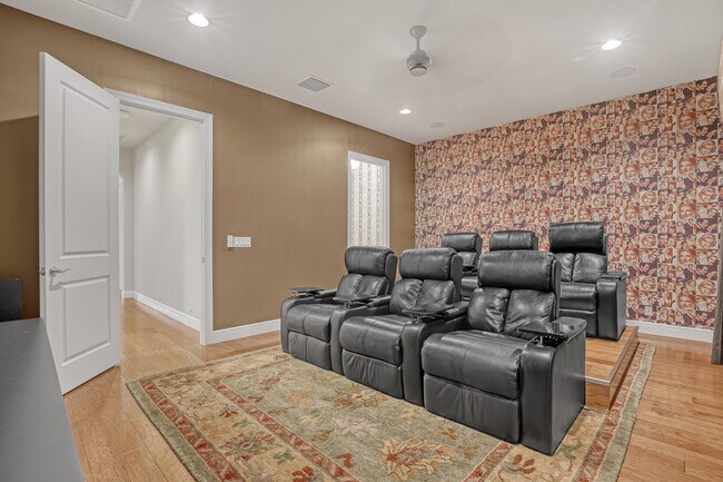 Building Photo - 6464 Bellamalfi St