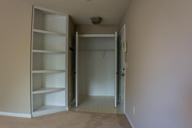 Building Photo - 624 Ivy Glen Dr