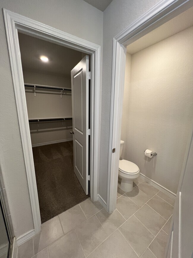 Building Photo - 317 Denison Dm