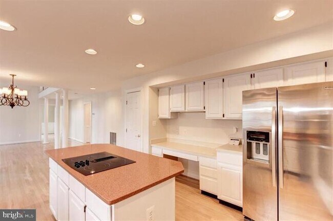 Building Photo - 14213 Floral Park Dr