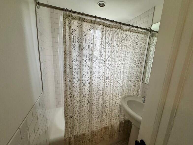 Building Photo - 20 Chapel St