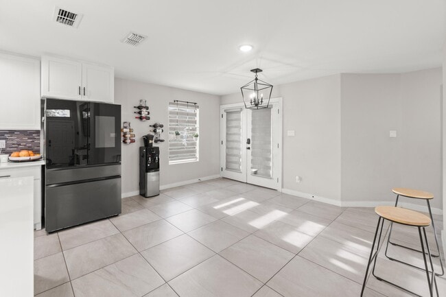 Building Photo - 5418 Travesia Ct