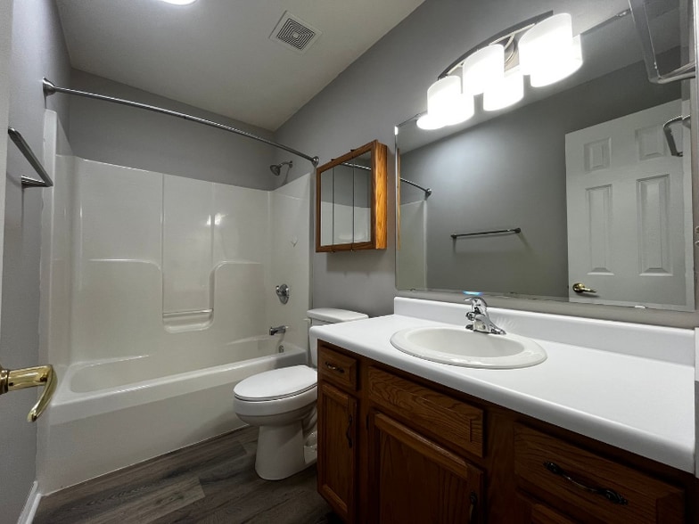 Building Photo - 7717 Frontier Ave