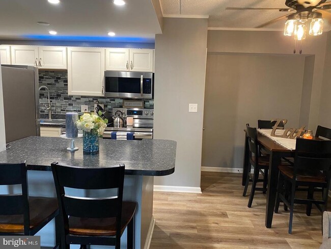Building Photo - 27307 Valley Run Dr
