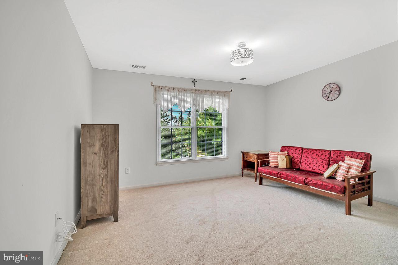 Building Photo - 86 Renfield Dr