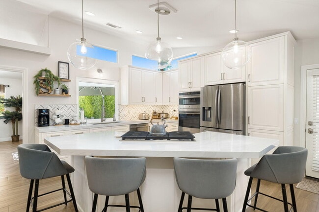 Building Photo - 76941 Coventry Cir