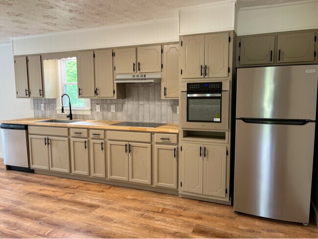 Building Photo - 467 Shady Oaks Dr