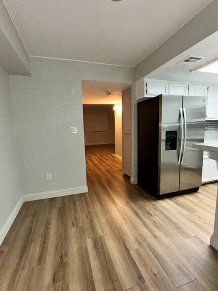 Building Photo - 2600 Brookside Dr
