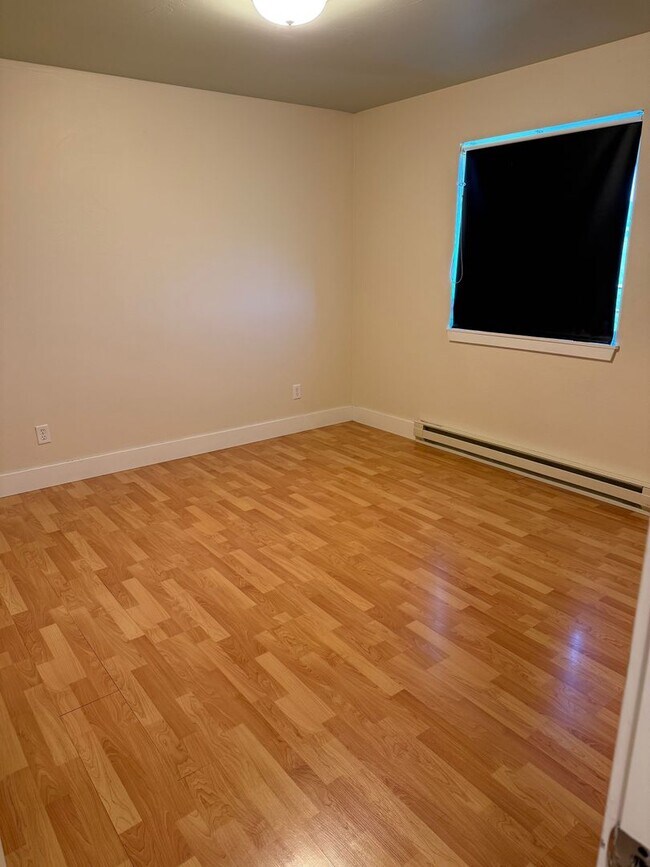 Building Photo - 3 Bedroom 2 Bathroom South of Bozeman!
