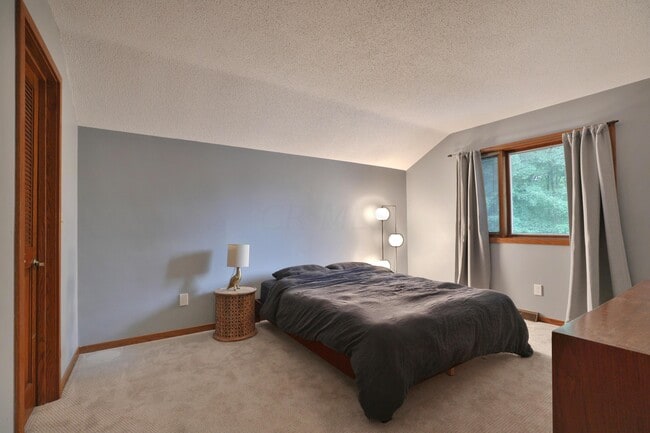 Building Photo - 668 Eagle Ridge