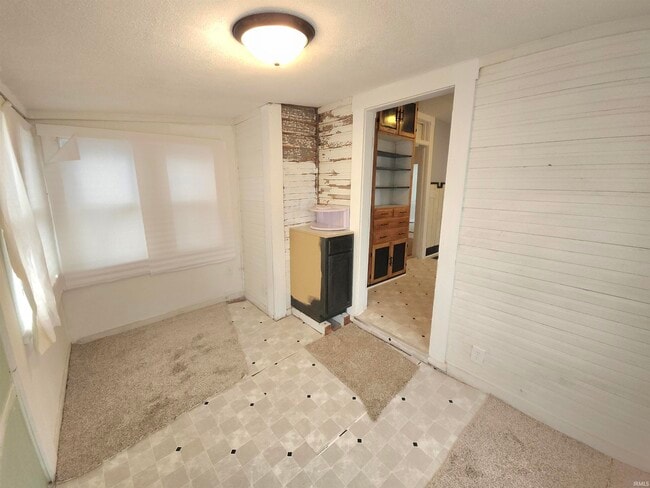 Building Photo - 1302 N Lafountain St