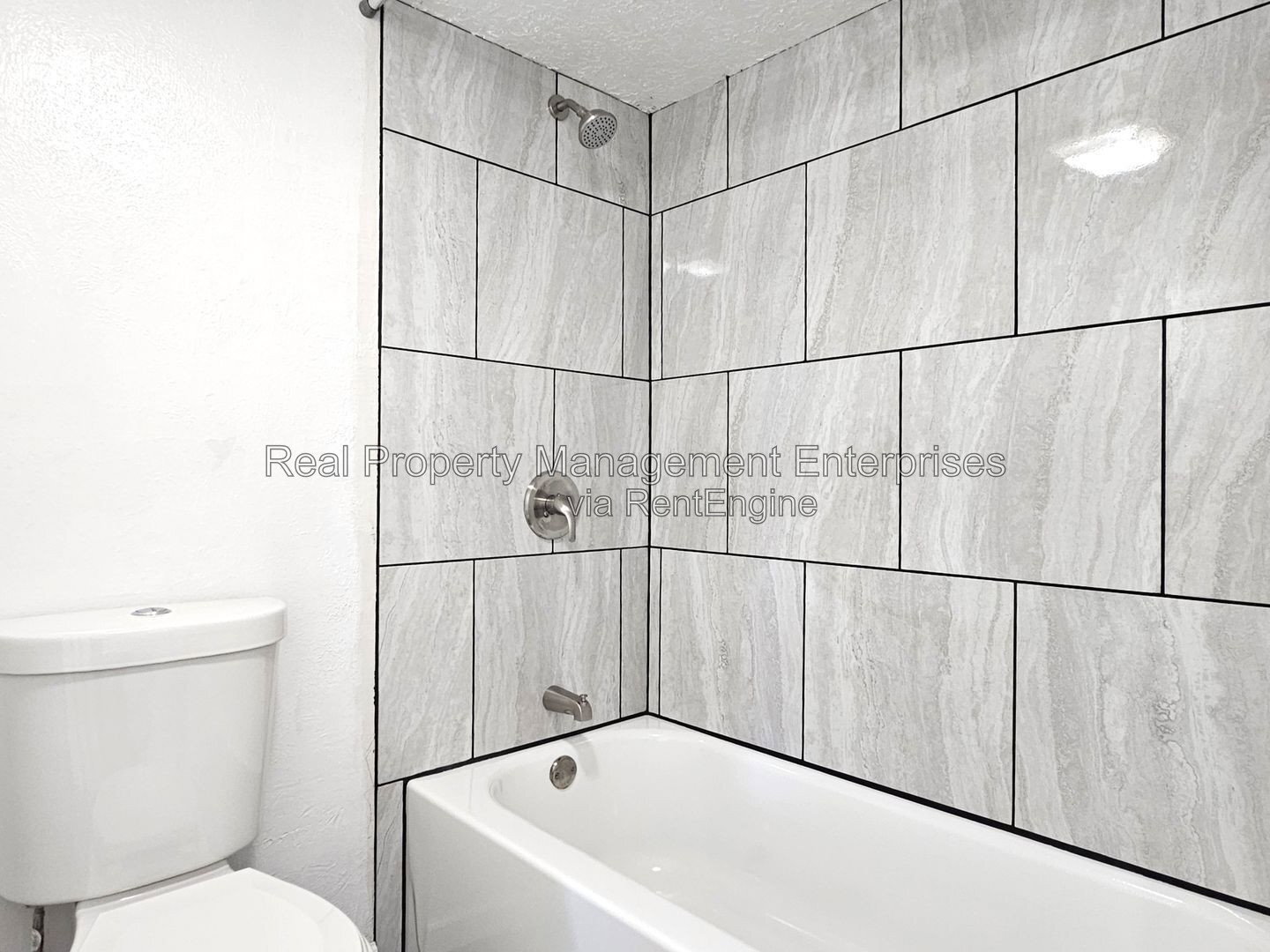 Building Photo - 1707 Beaumont Dr