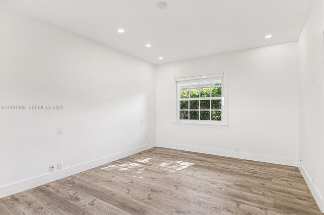 Building Photo - 3002 Segovia St