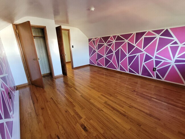 Building Photo - 331 Newport Rd