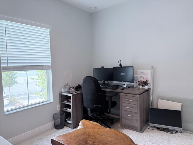 Building Photo - 556 Parsons Wy