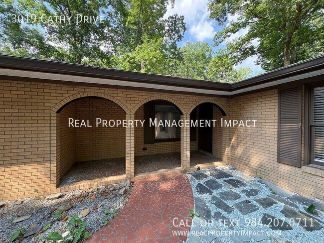Building Photo - 3019 Cathy Dr