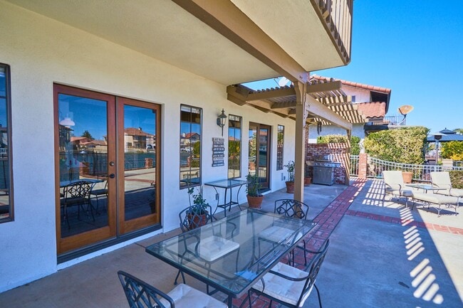 Building Photo - Spacious 3-Bedroom Lake House in Victorvil...