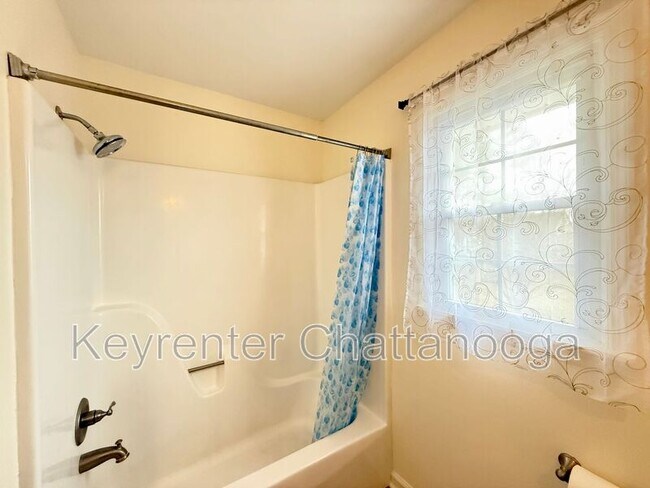 Building Photo - 9512 Imperial Dr