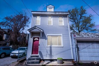 Building Photo - 3 Bed, 2 Bath House in South Side Flats