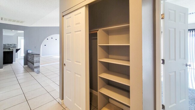 Building Photo - 8525 Del Rey Ave