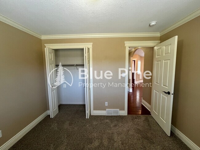 Building Photo - 2006 Eagle Pointe Dr