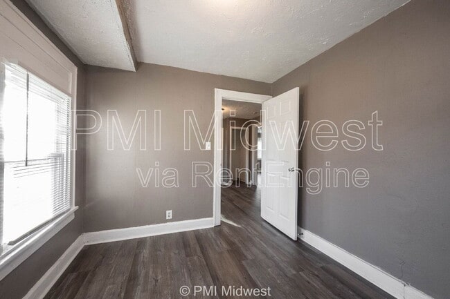 Building Photo - 1521 N Tacoma Ave