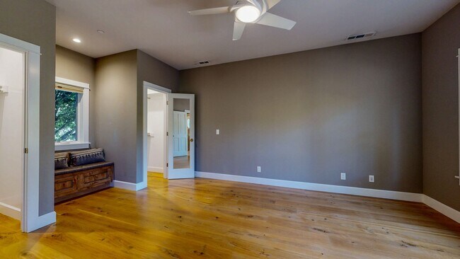 Building Photo - Serene 1 bedroom 1 bath Calistoga Home adj...
