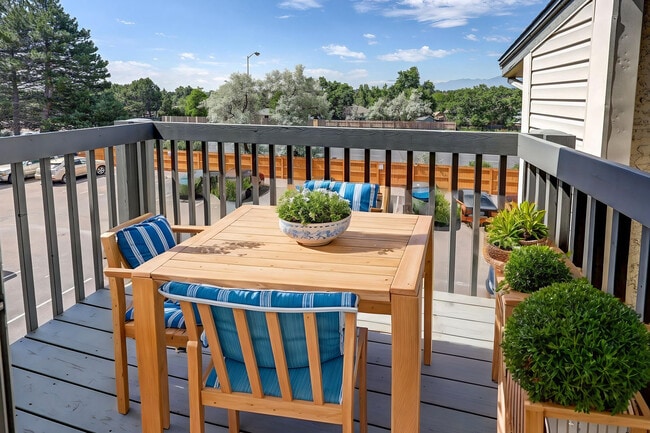 Building Photo - 5034 El Camino Dr