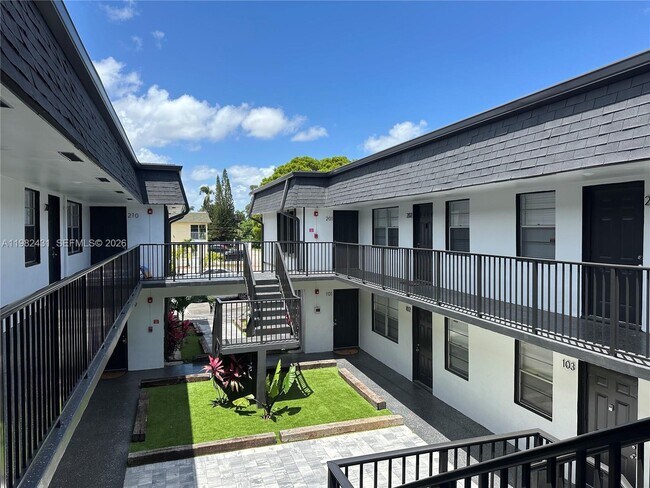 Building Photo - 2910 Pierce St