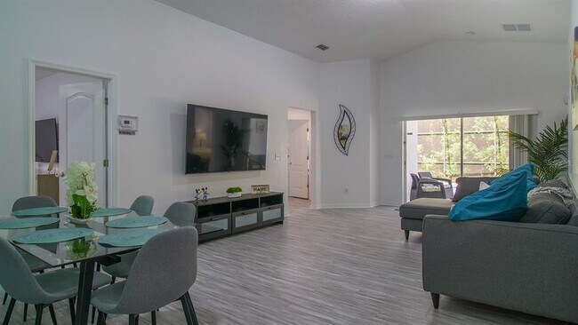 Building Photo - 959 Sandy Ridge Dr