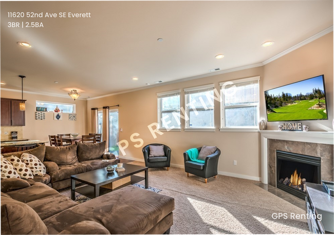 Building Photo - Stylish And Sleek Everett Home On A Quiet ...