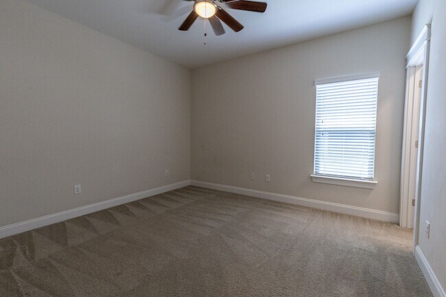 Building Photo - 3BR/2BA home in the heart of Fairhope!