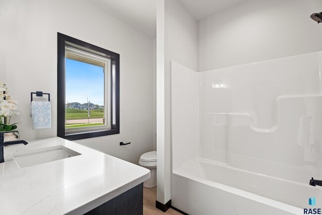 Building Photo - 1107 S Foss Ave