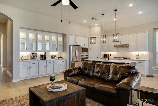 Building Photo - 5725 Huron Dr