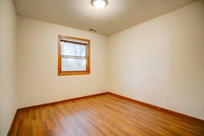 Building Photo - 58 Sunfish Ct